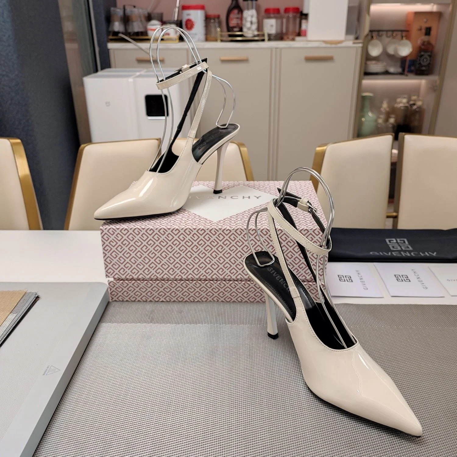 Givenchy Sandals Tailored 8067