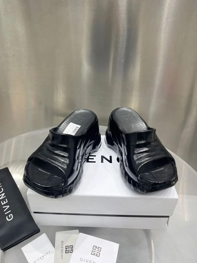 Minimalist Givenchy Sandals 6399