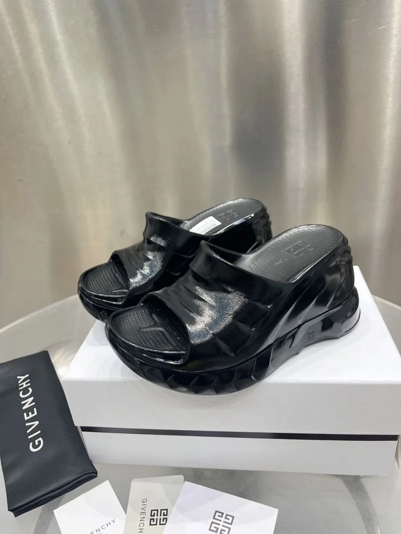 Minimalist Givenchy Sandals 6399