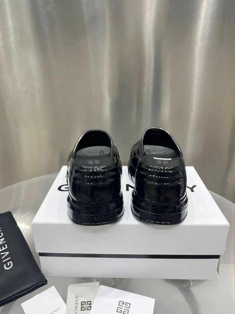 Minimalist Givenchy Sandals 6399