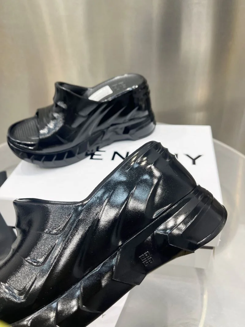 Minimalist Givenchy Sandals 6399