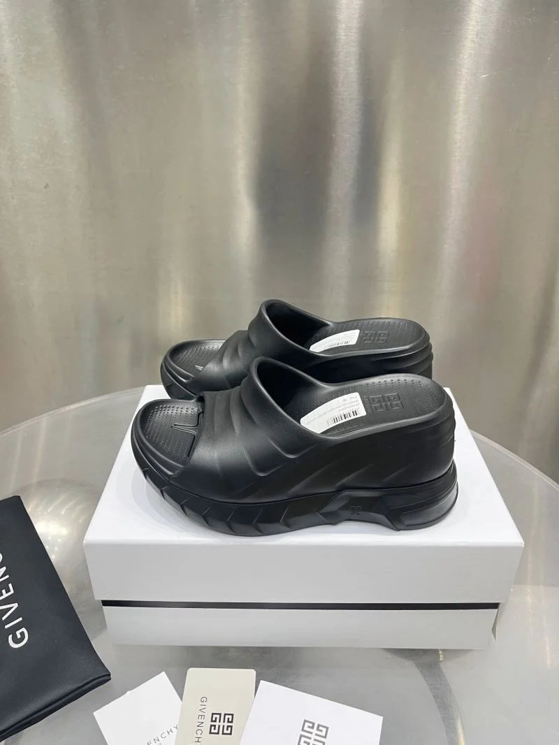 Effortless Givenchy Sandals 6401