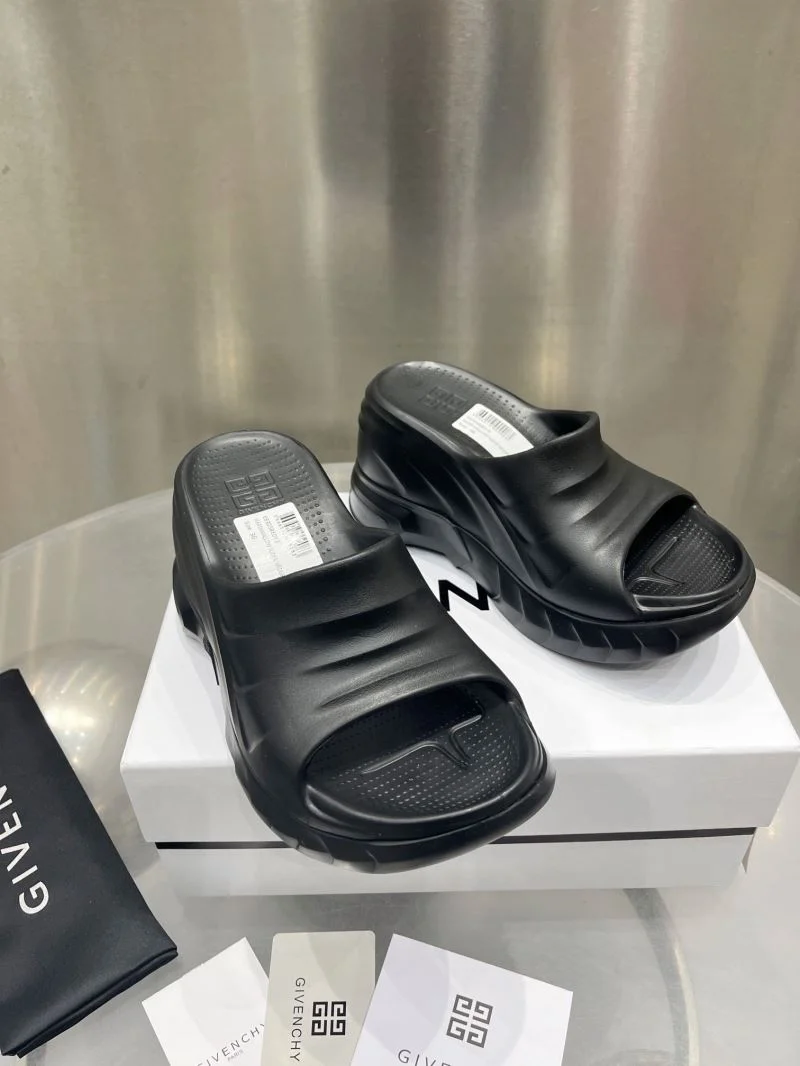 Effortless Givenchy Sandals 6401