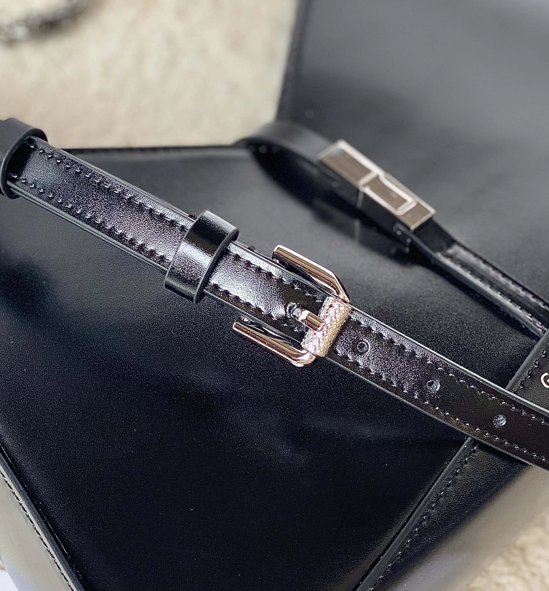 Breathable Givenchy Satchel Bags 71714