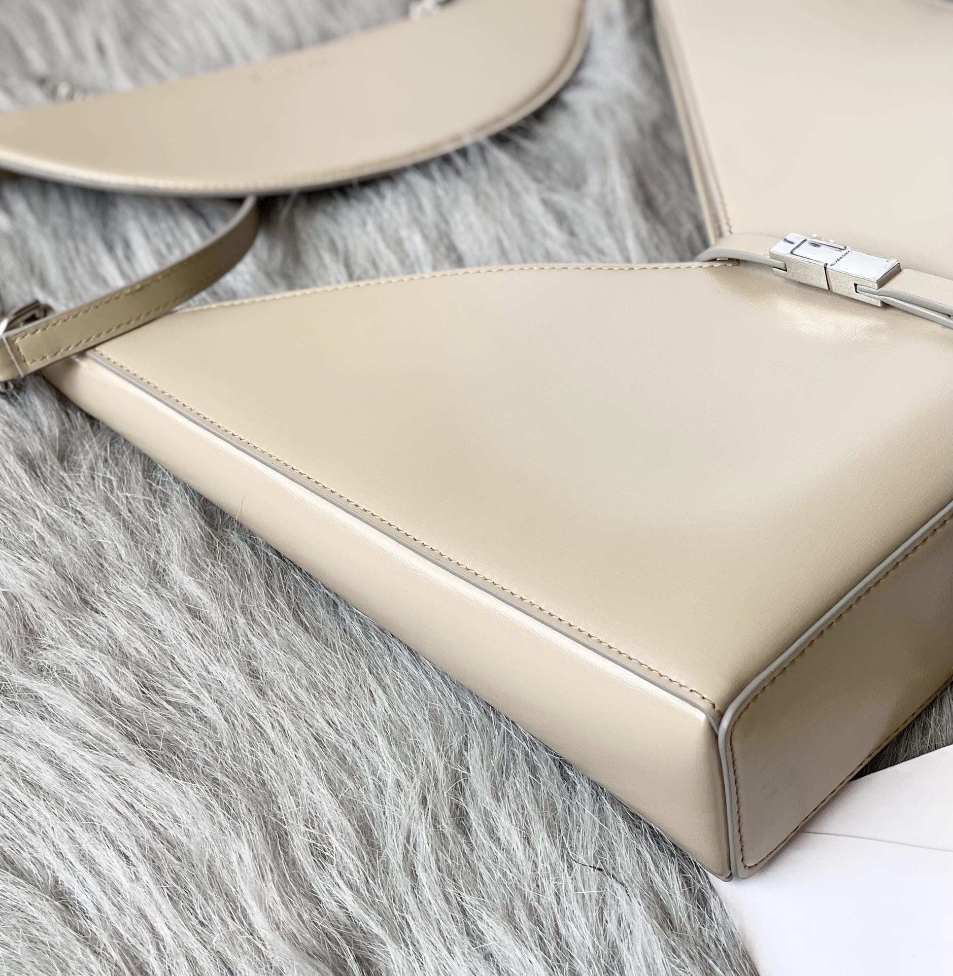 Givenchy Satchel Bags RelaxedFit 71708