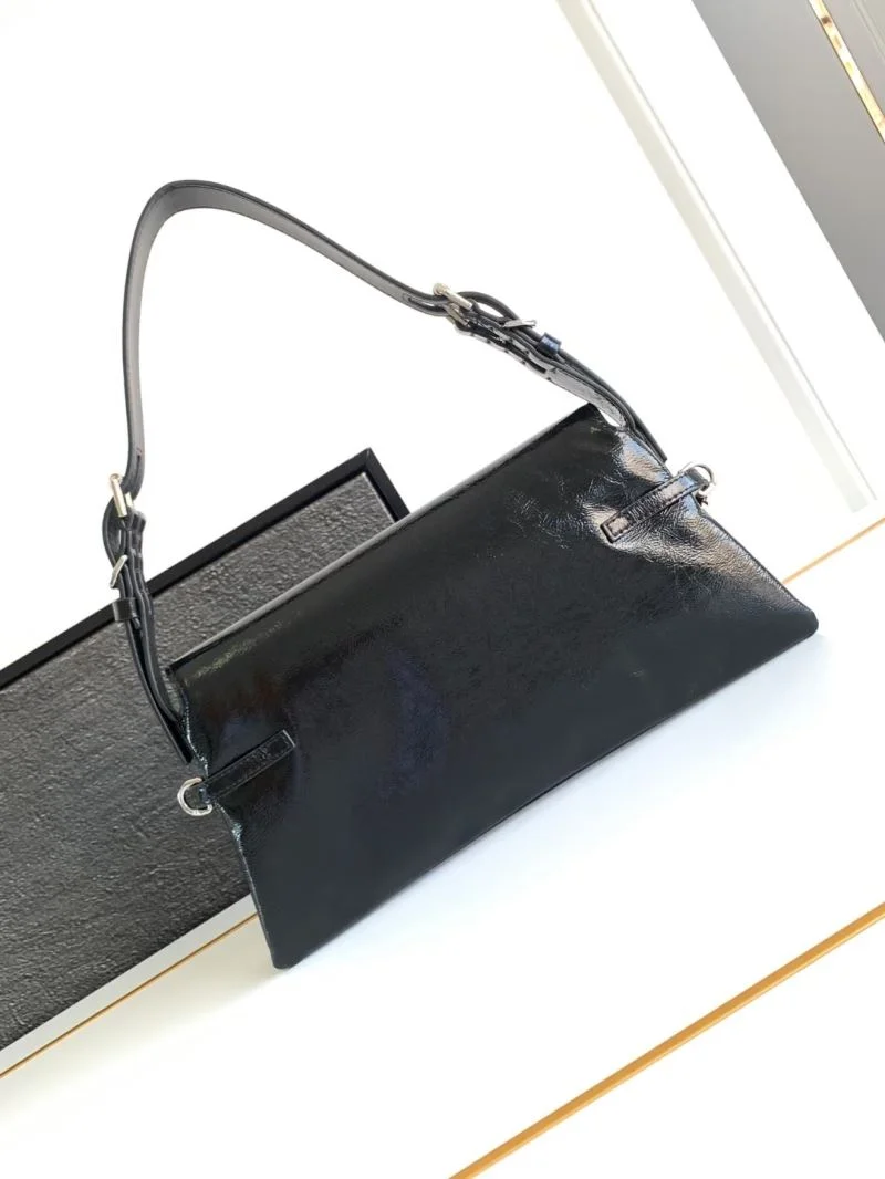 Givenchy Satchel Bags UrbanStyle 44907