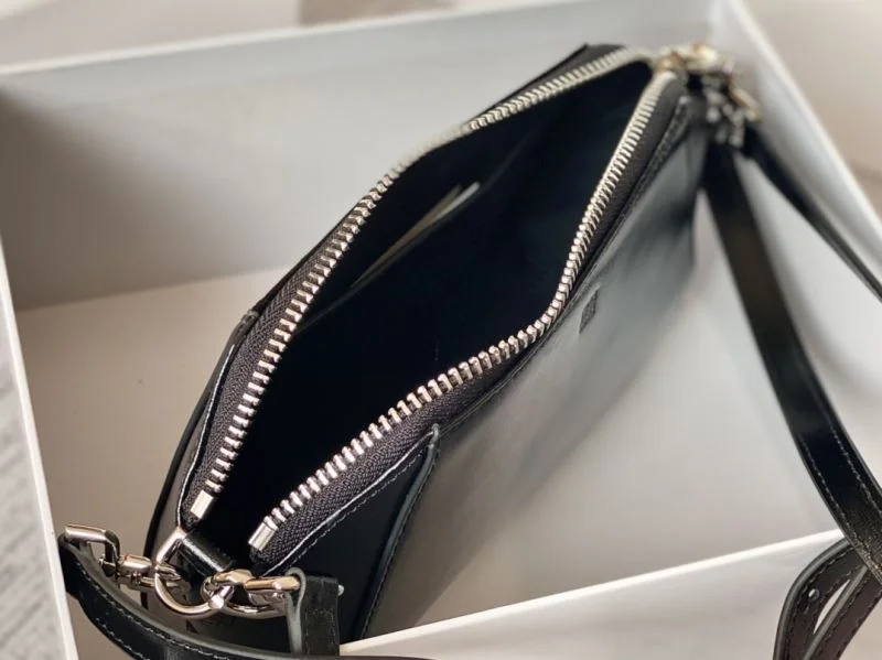 UrbanChic Givenchy Satchel Bags 44731