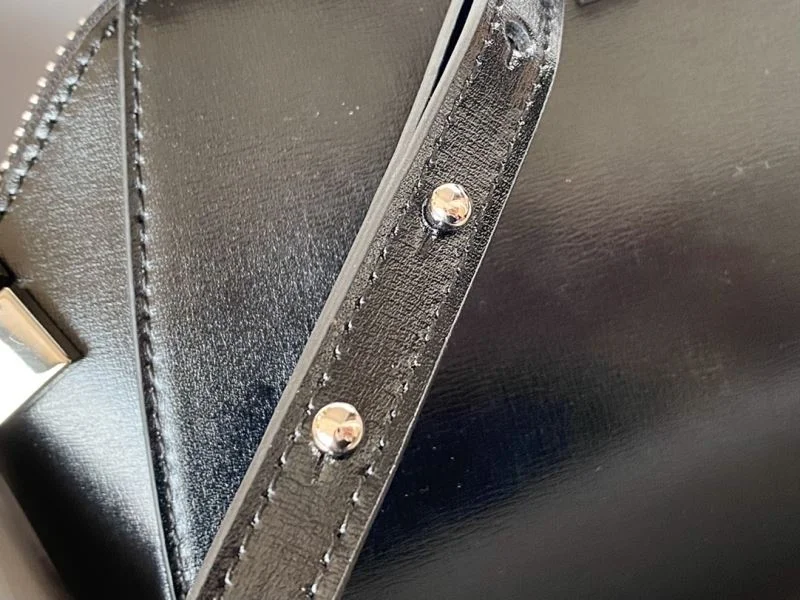 UrbanChic Givenchy Satchel Bags 44731