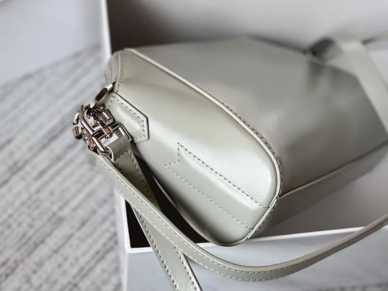 Chic Givenchy Satchel Bags 44724