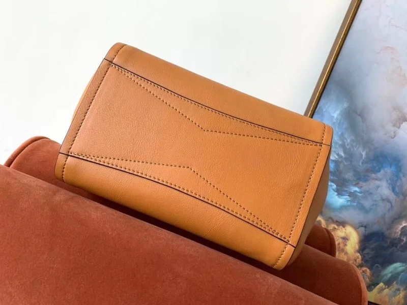 Vibrant Givenchy Satchel Bags 44707