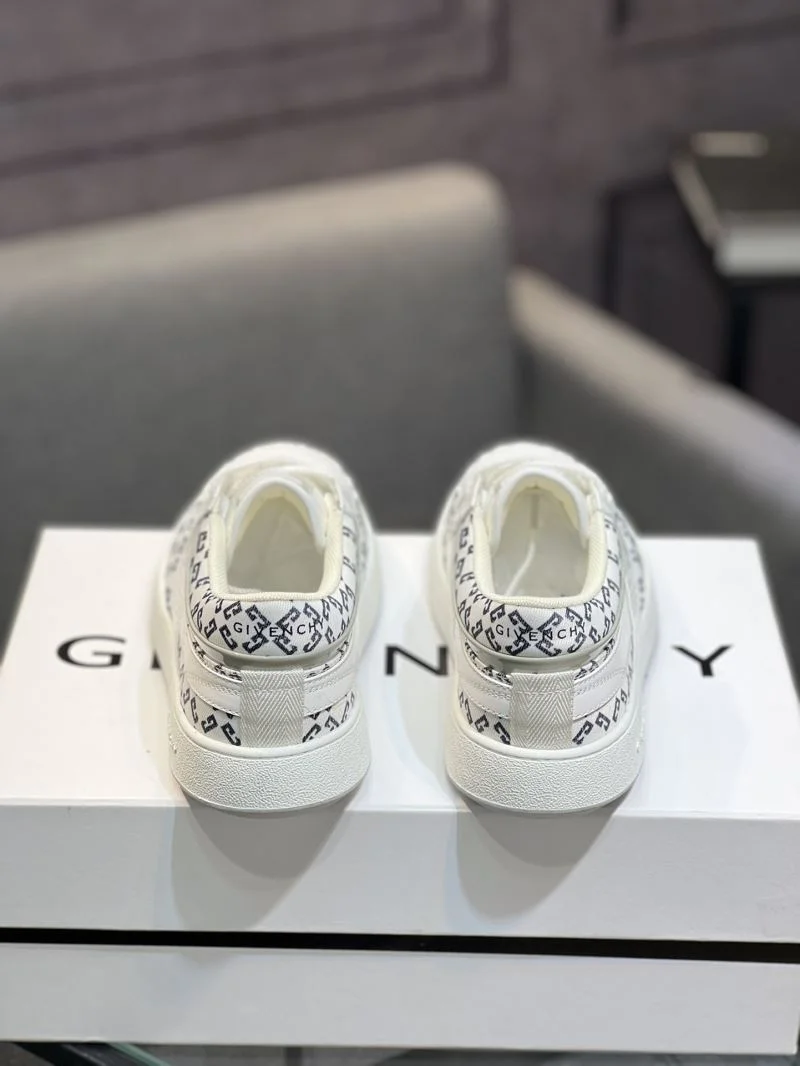 Givenchy Shoes OdorResistant 4689
