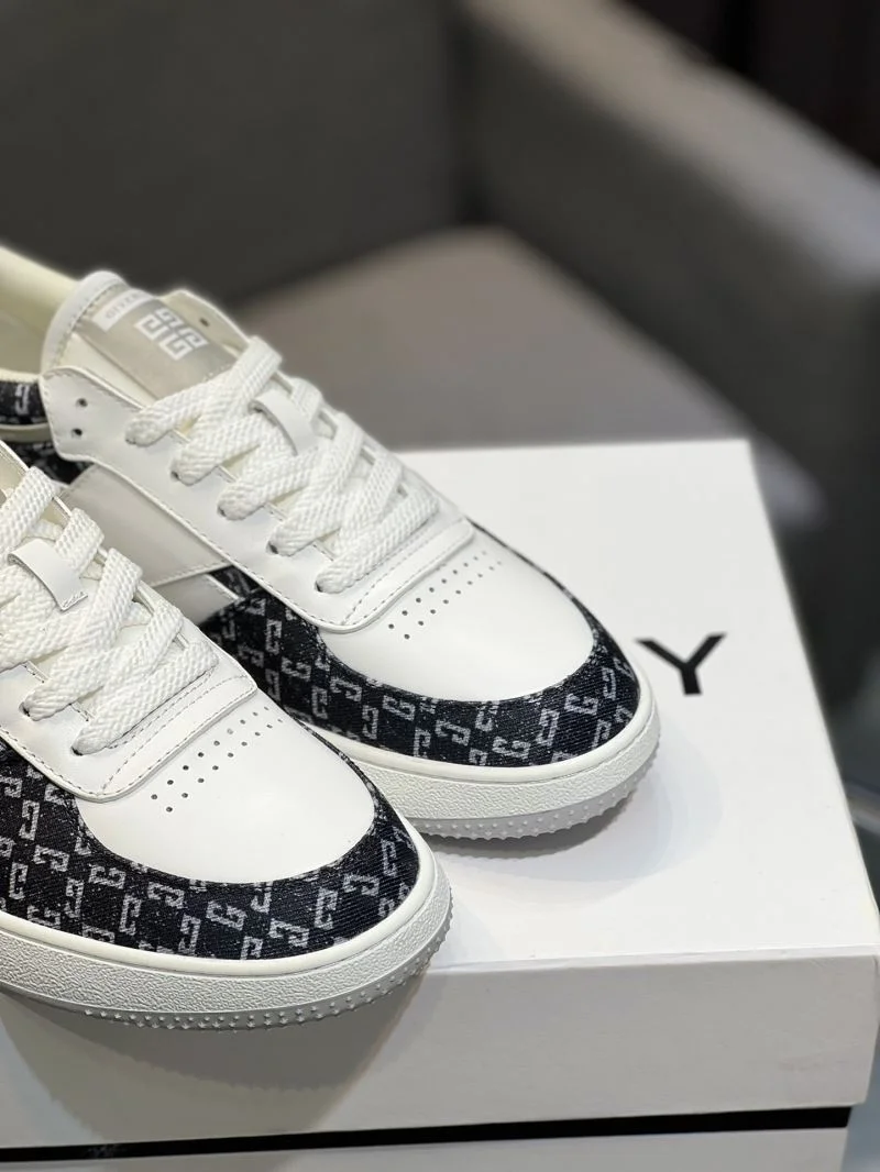 Chic Givenchy Shoes 4670