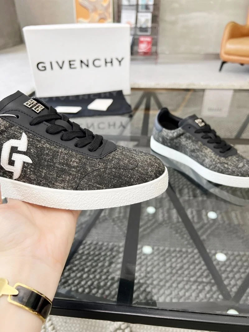 Soft Givenchy Shoes 4581
