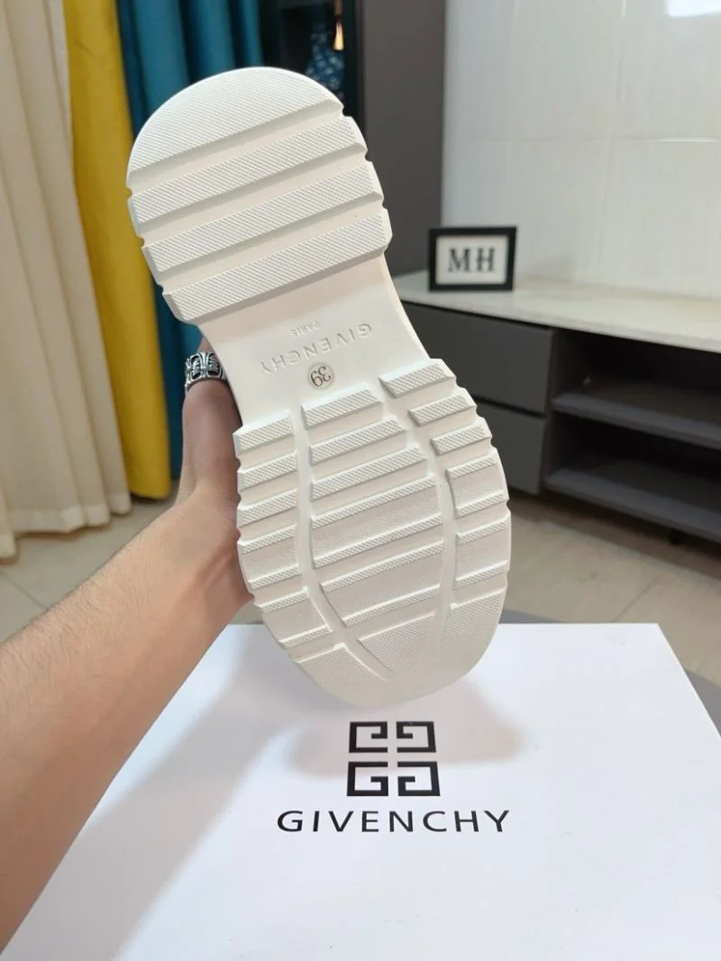 Soft Givenchy Shoes 4561