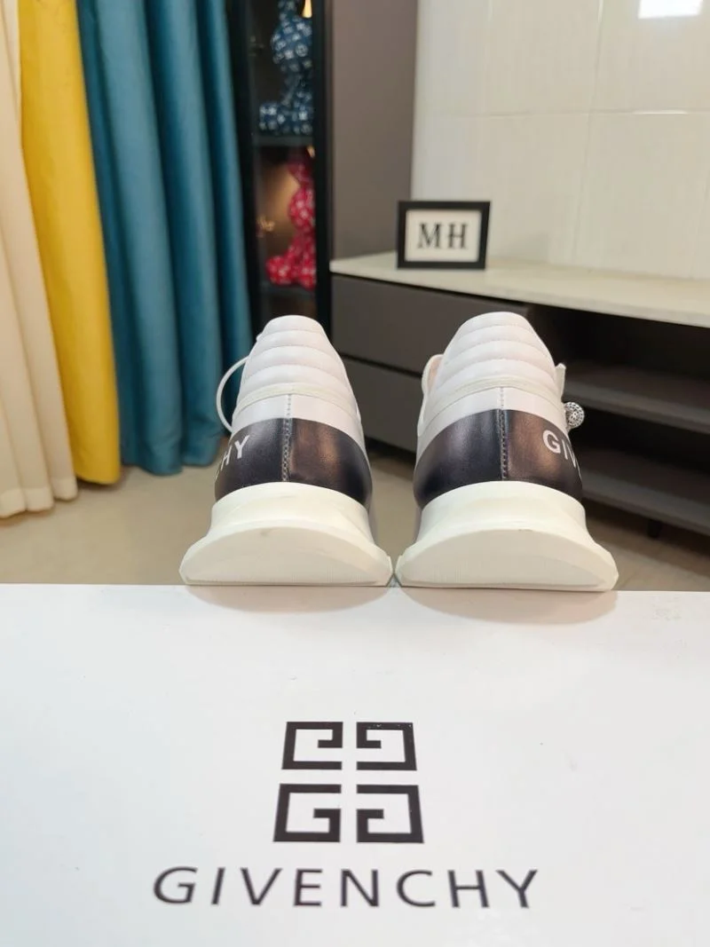 Soft Givenchy Shoes 4561