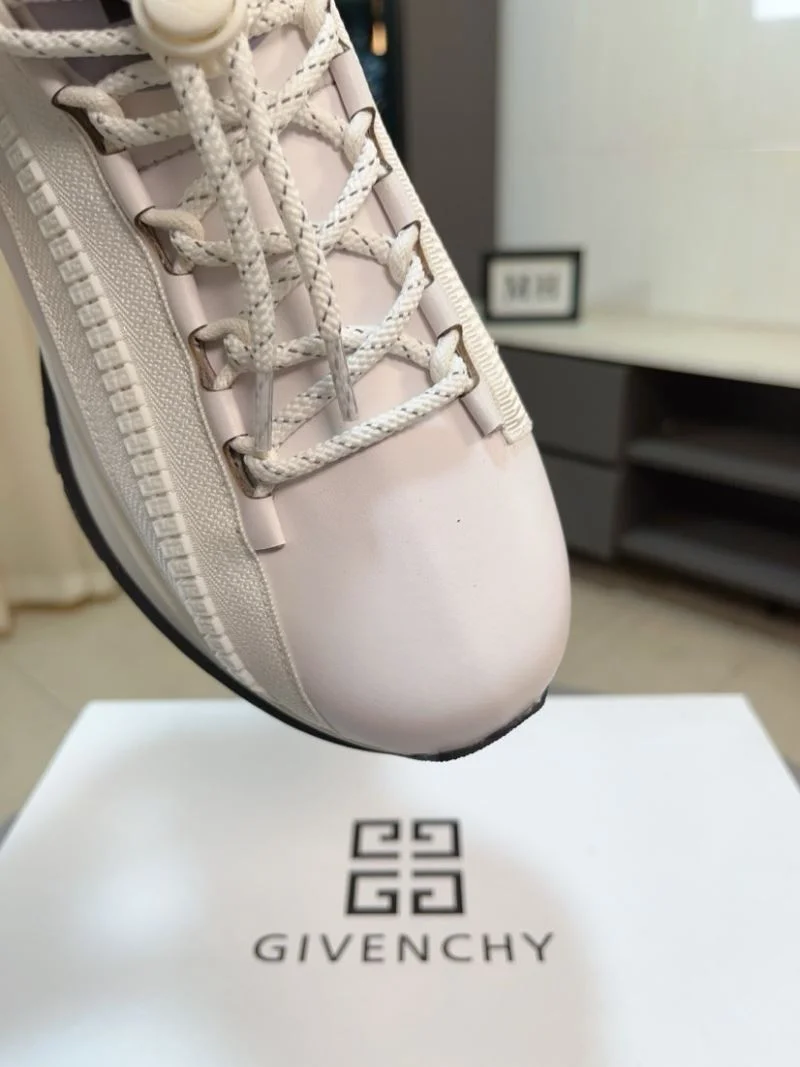 Fashionable Givenchy Shoes 4590