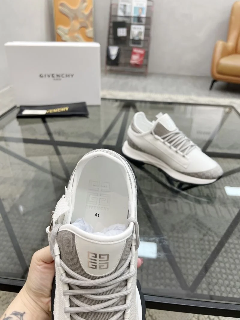 Snug Givenchy Shoes 4487