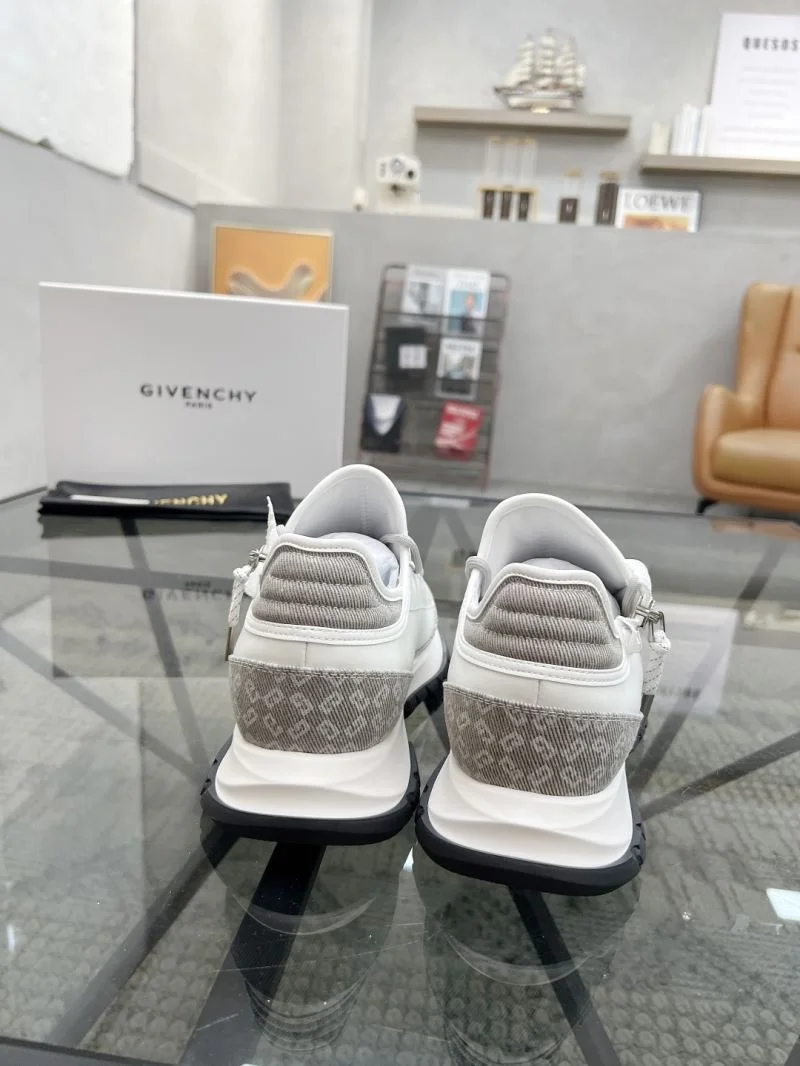 Snug Givenchy Shoes 4487