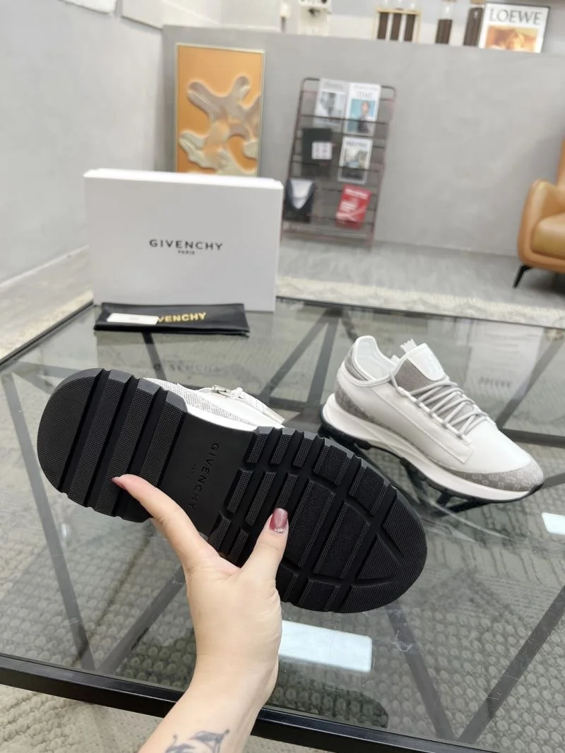 Snug Givenchy Shoes 4487