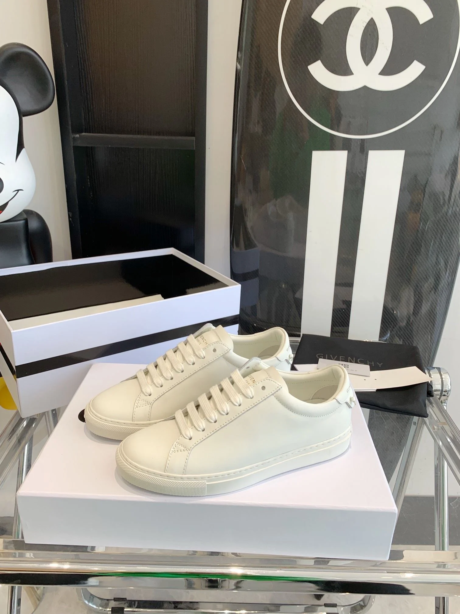 Givenchy Shoes Resilient 8061