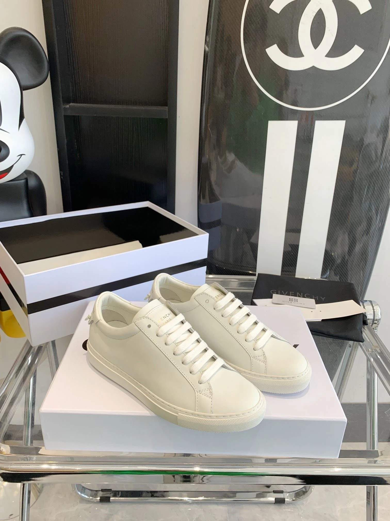 Givenchy Shoes Resilient 8061