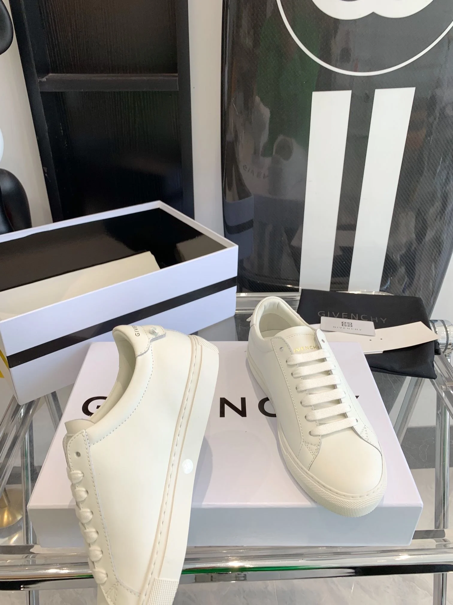 Givenchy Shoes Resilient 8061