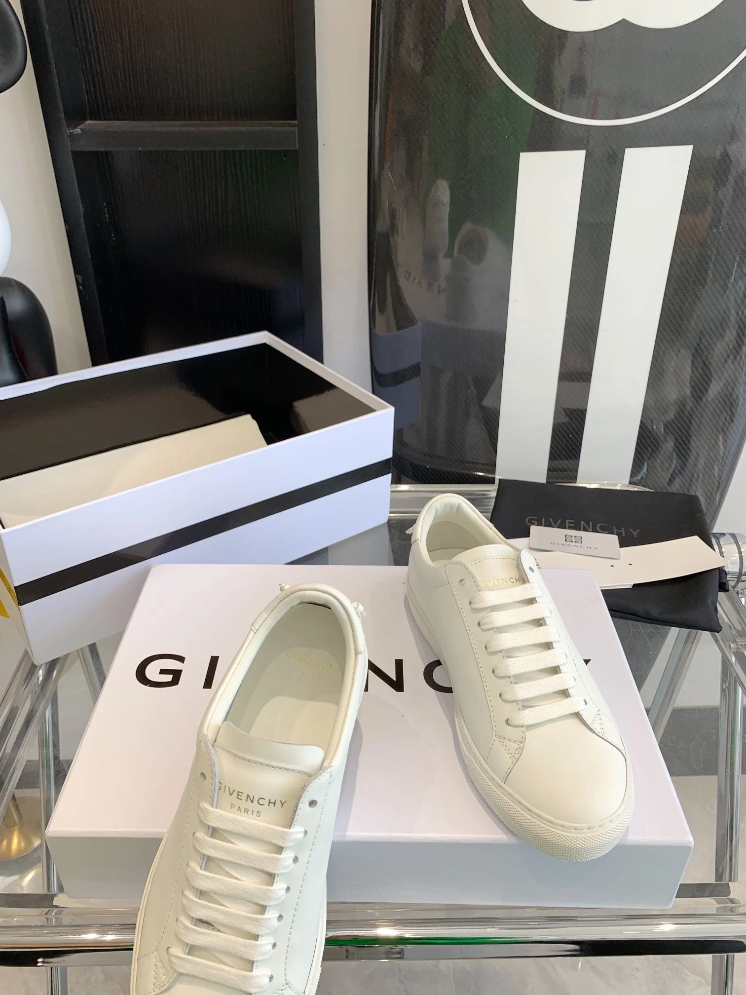 Givenchy Shoes Resilient 8061