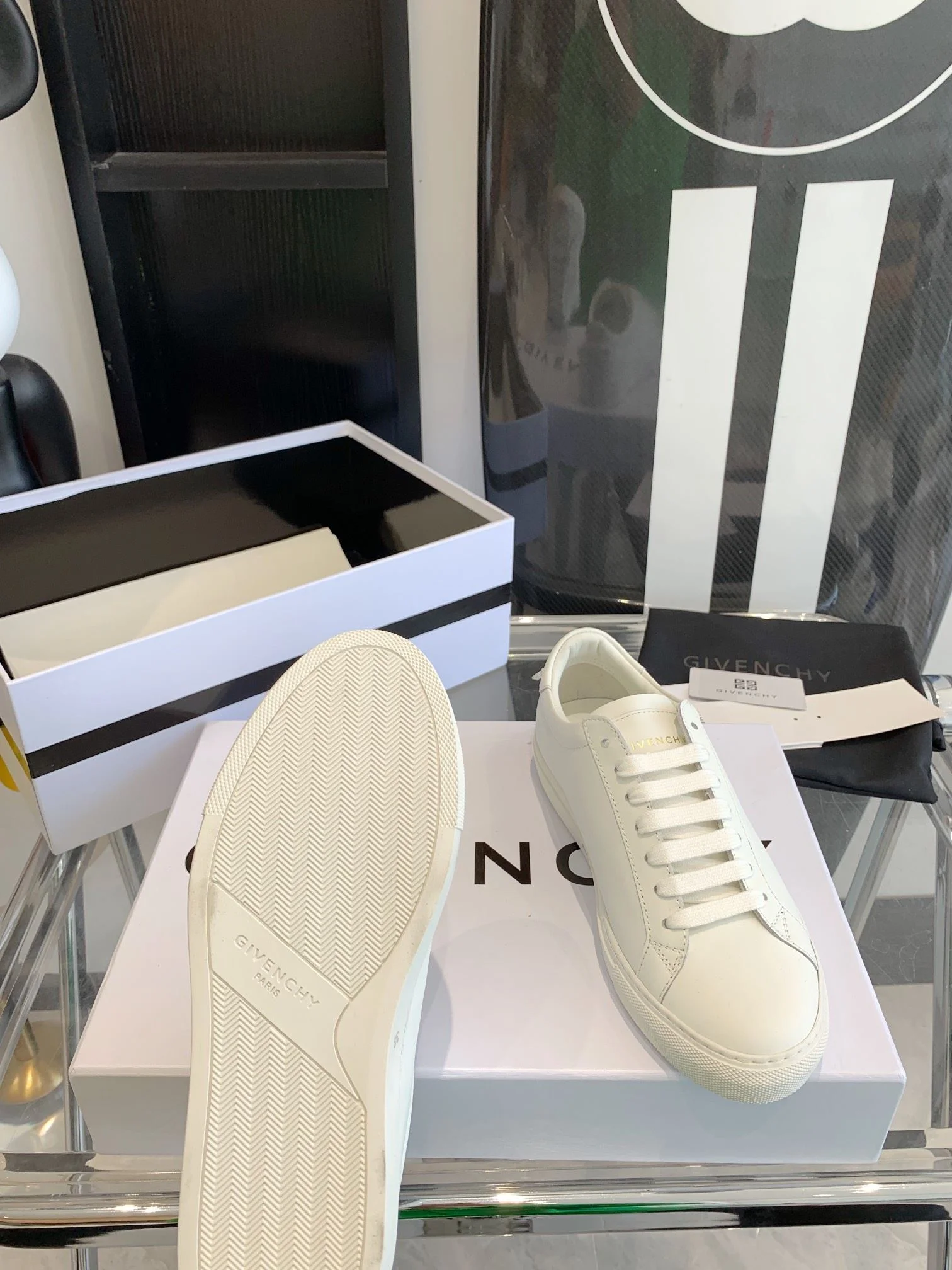 Givenchy Shoes Resilient 8061