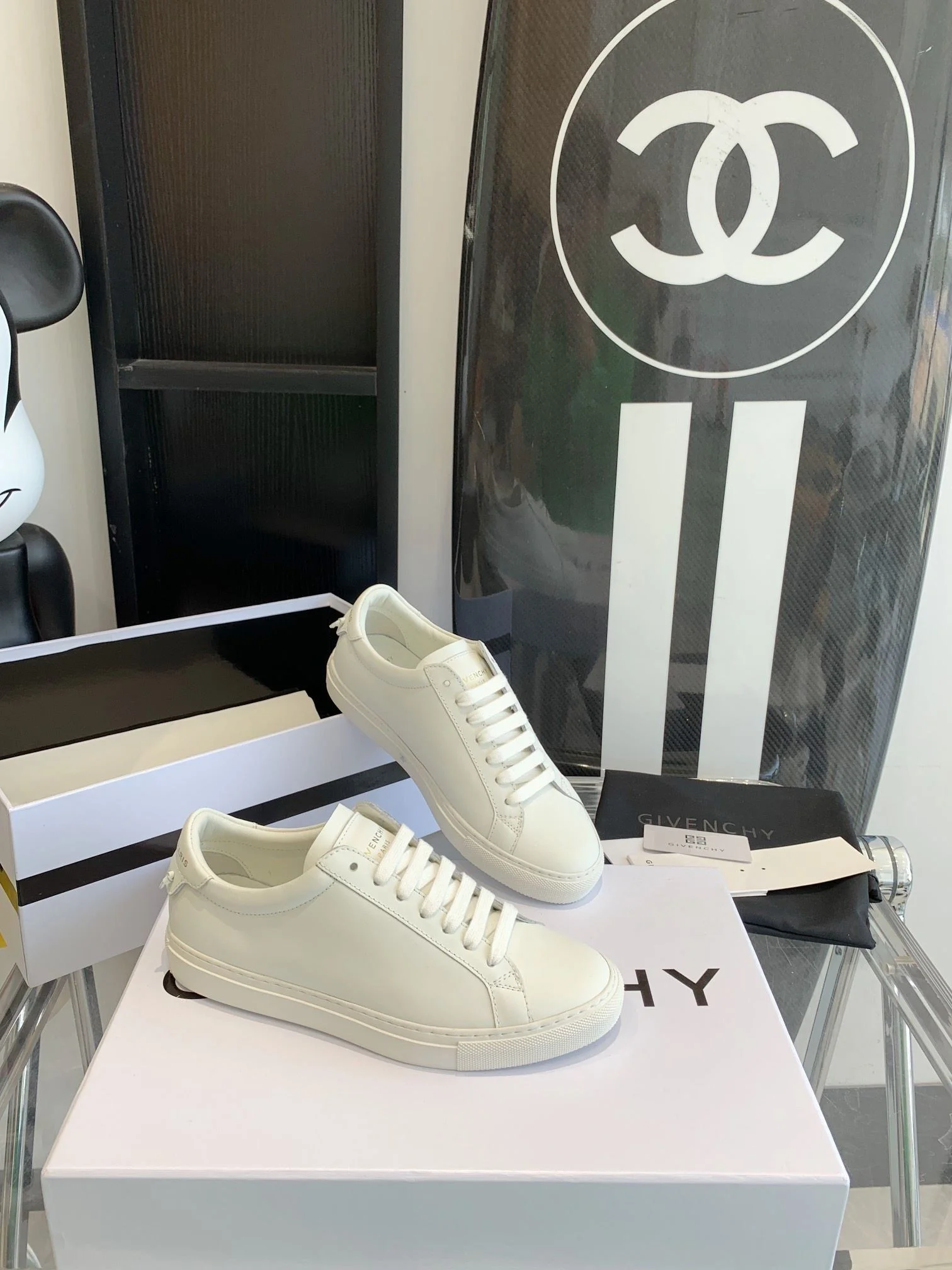 Givenchy Shoes Resilient 8061