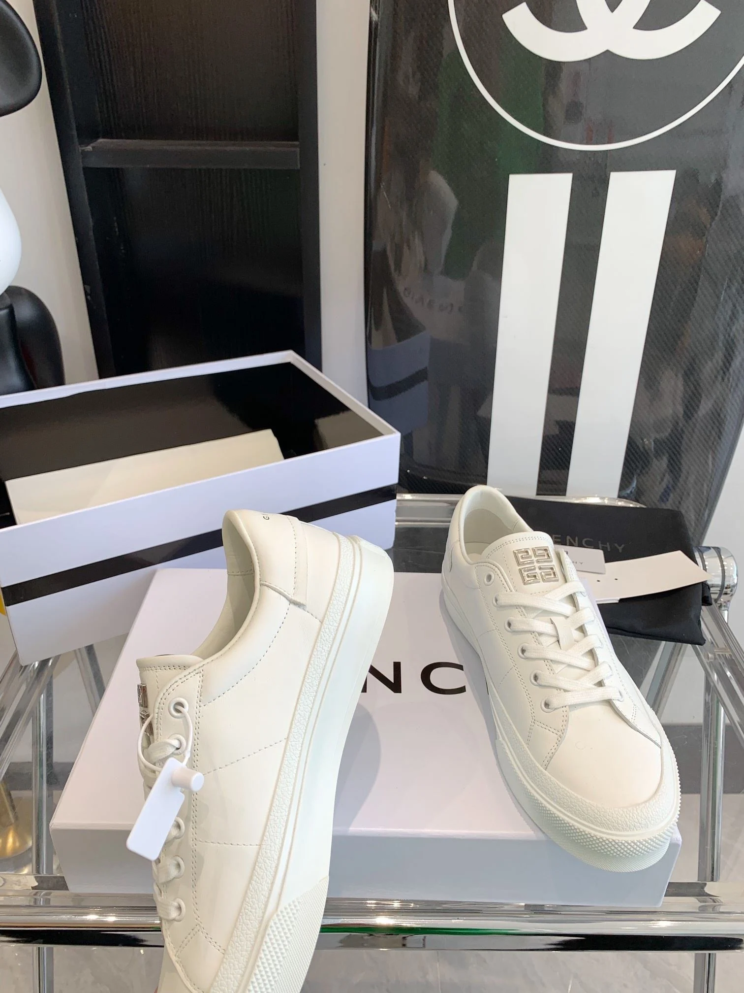FlexibleFit Givenchy Shoes 8054