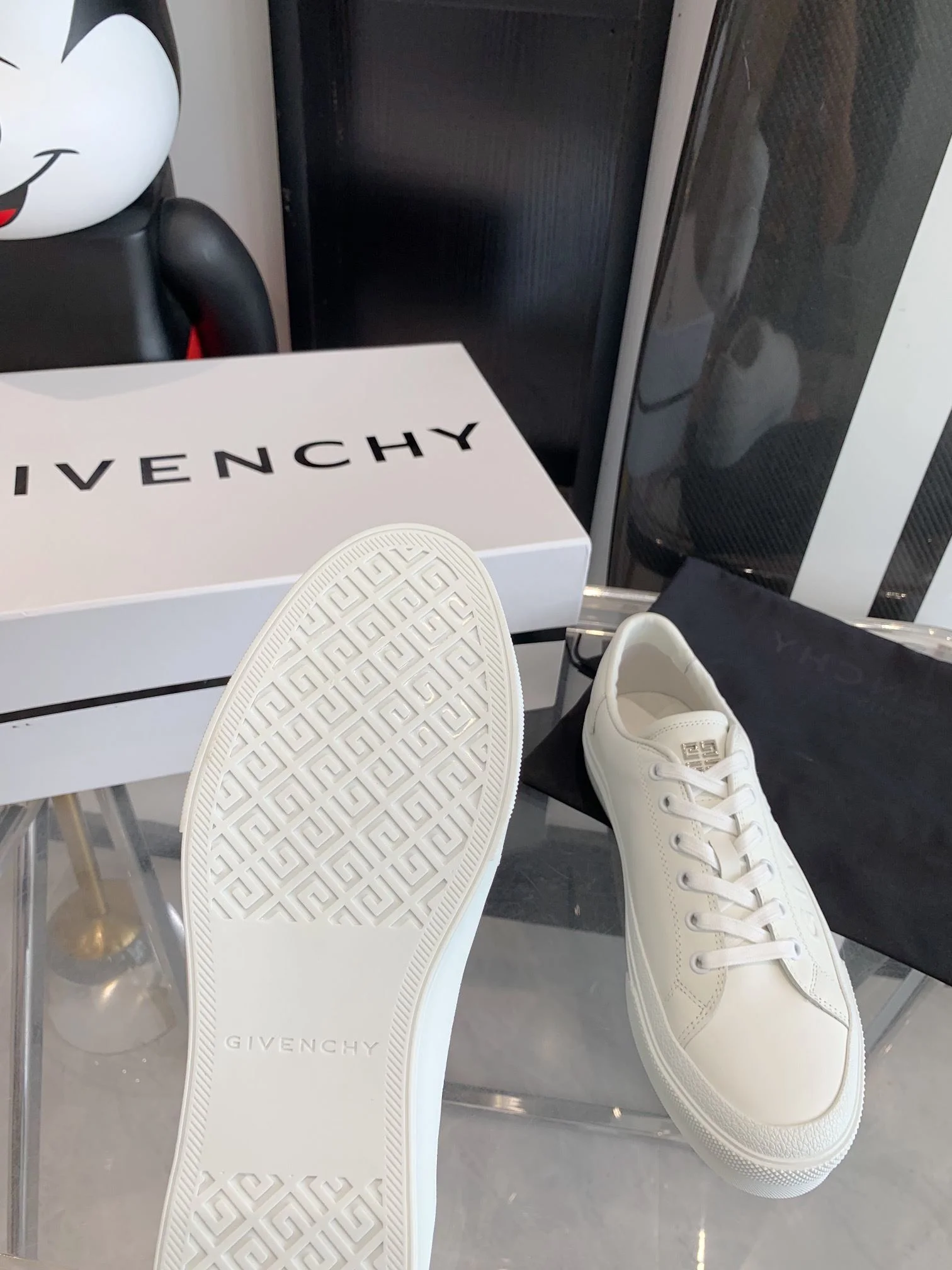 Givenchy Shoes Upgraded 8040