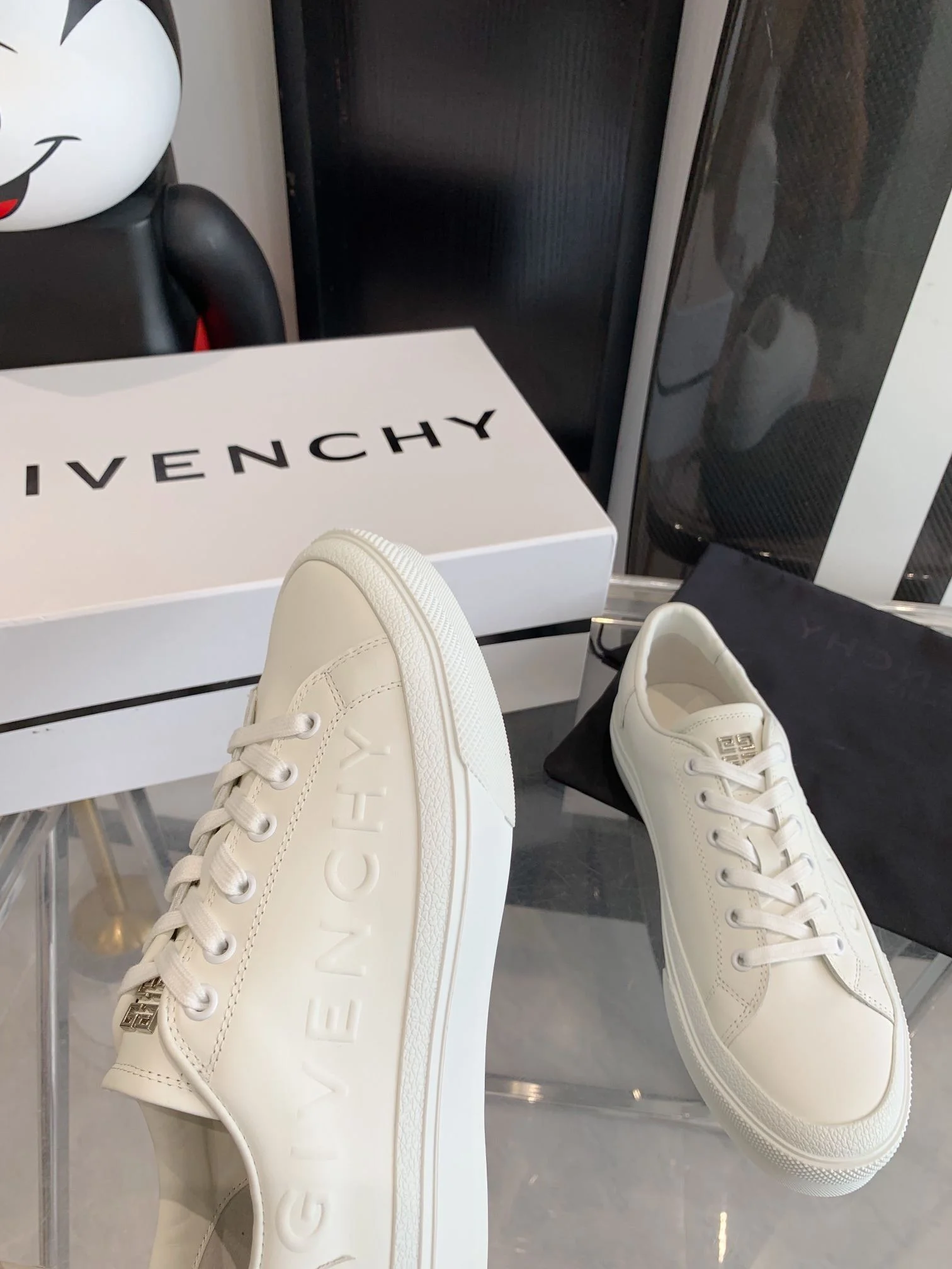 Givenchy Shoes Upgraded 8040