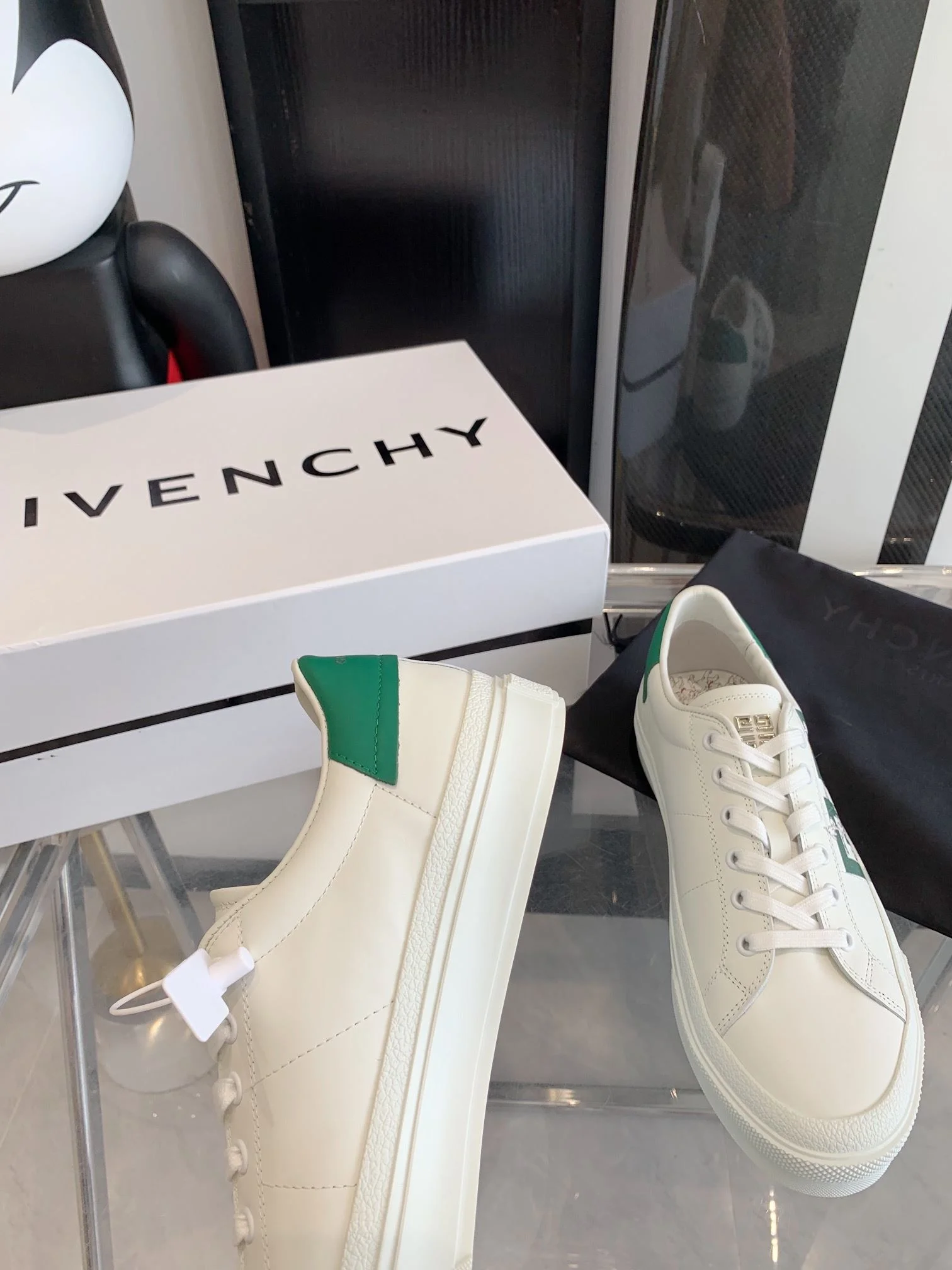 BestValue Givenchy Shoes 8112