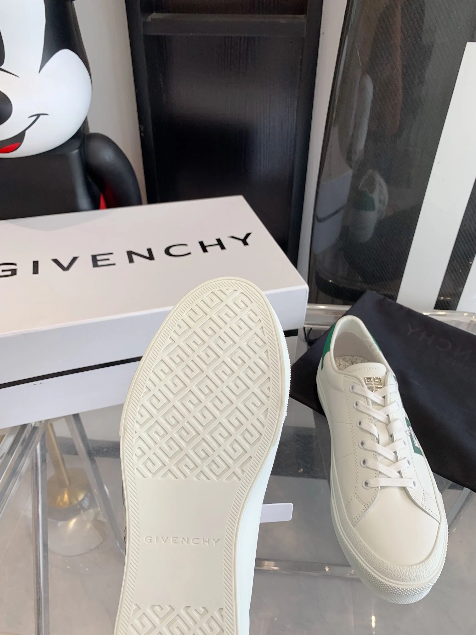 BestValue Givenchy Shoes 8112
