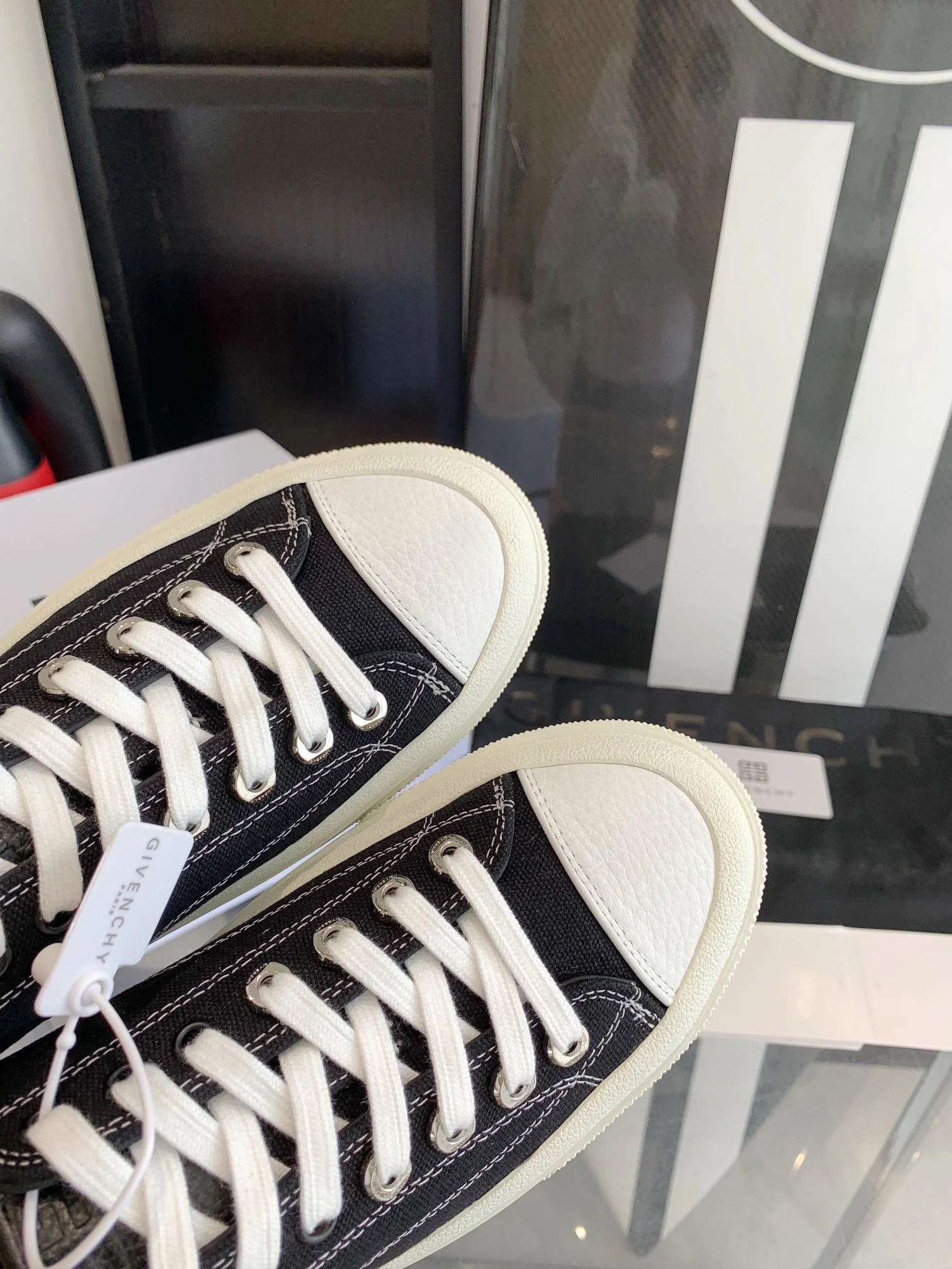 HighPerformance Givenchy Shoes 8047