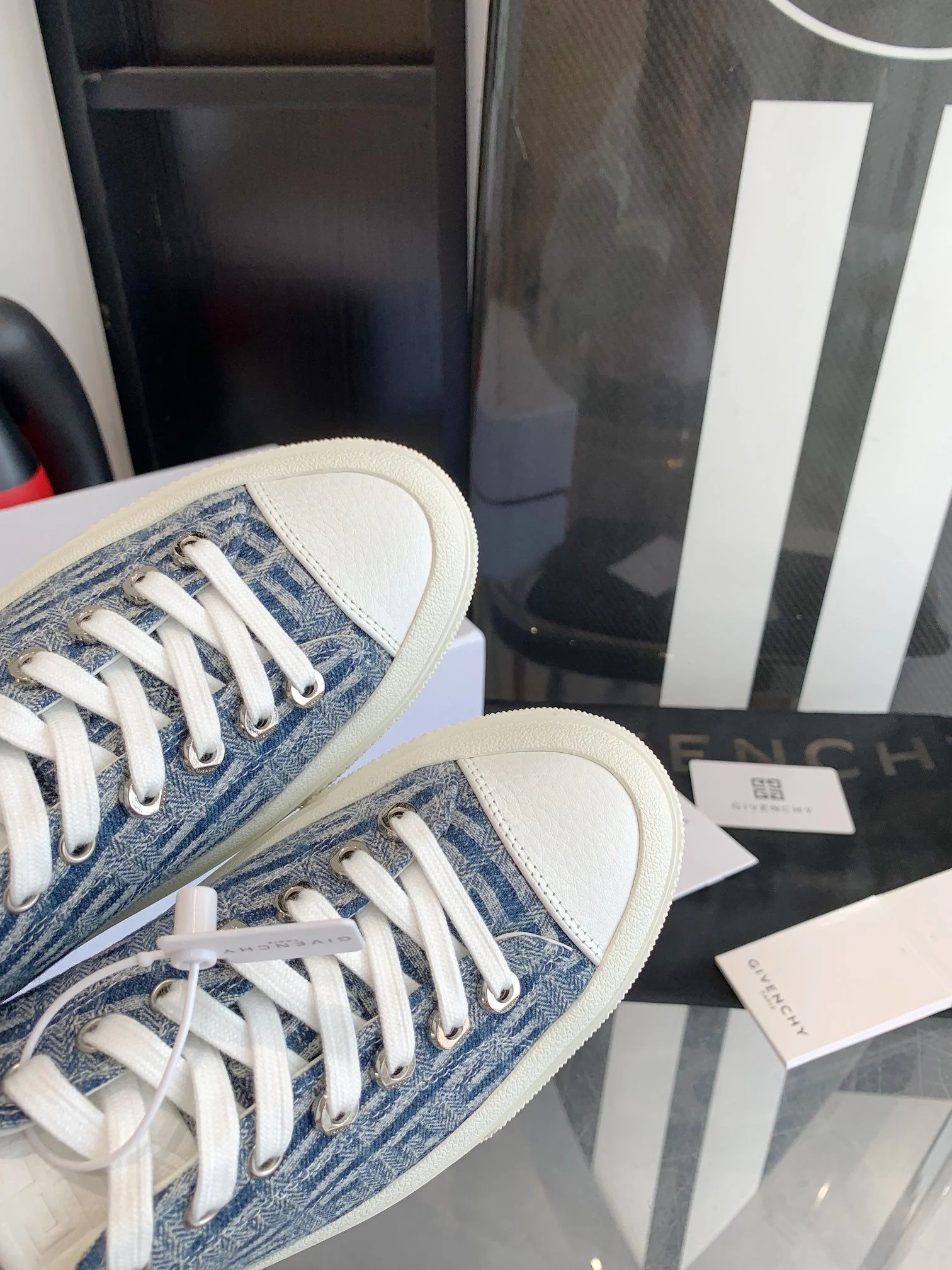 ModernLook Givenchy Shoes 8033