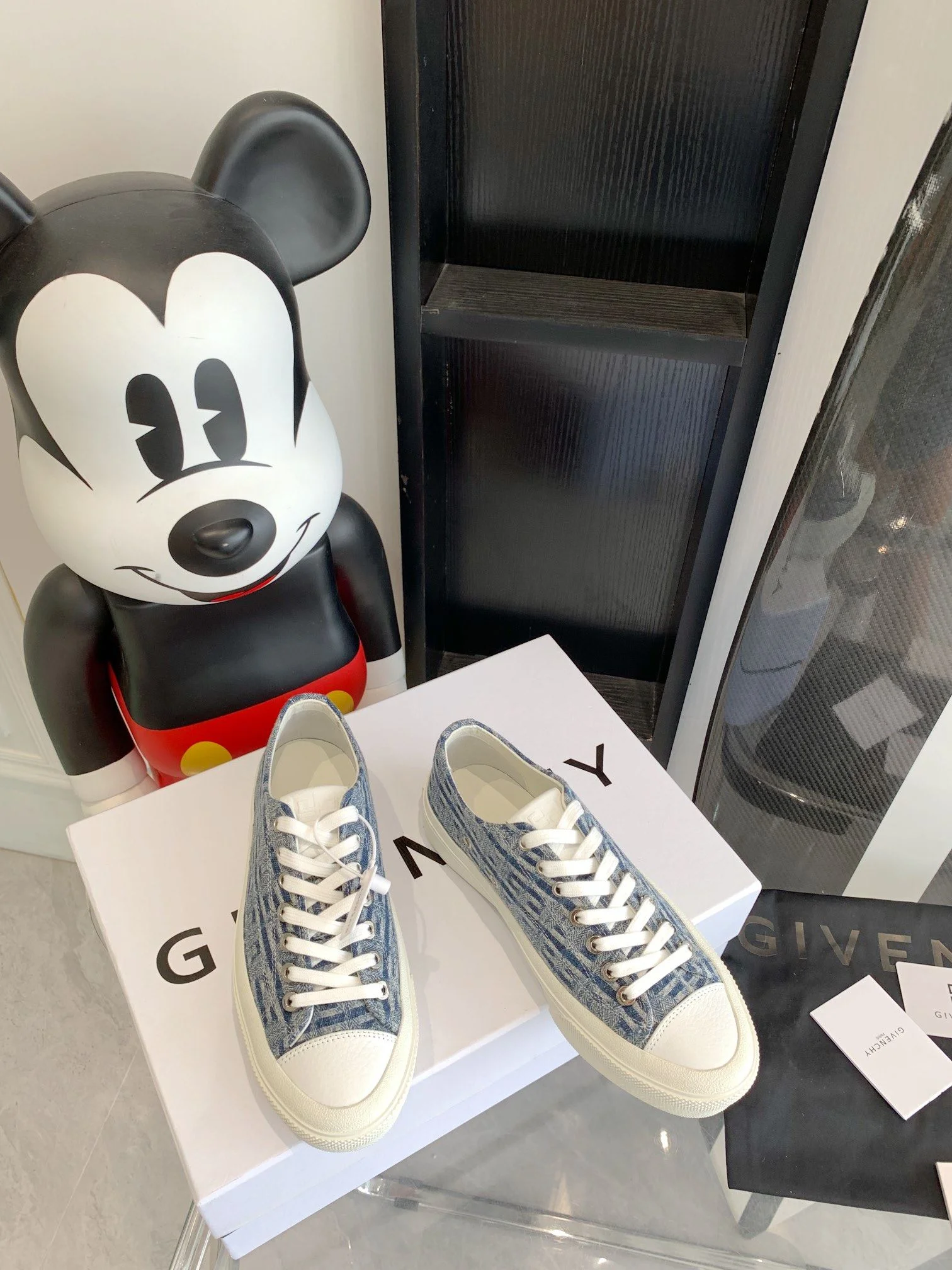 ModernLook Givenchy Shoes 8033