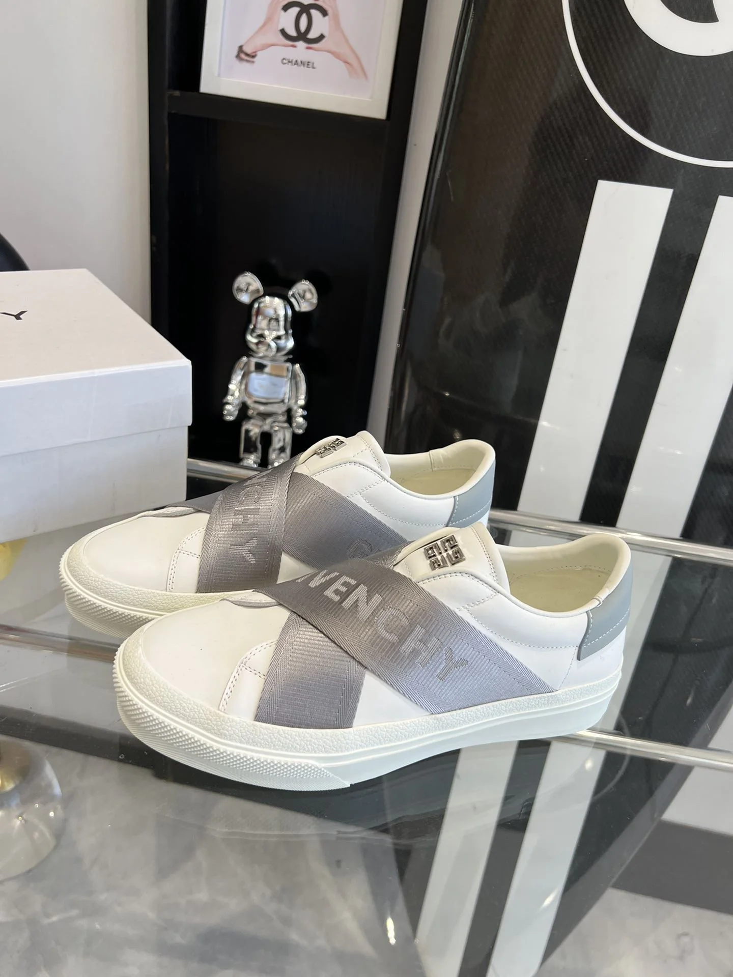 TimelessDesign Givenchy Shoes 8027