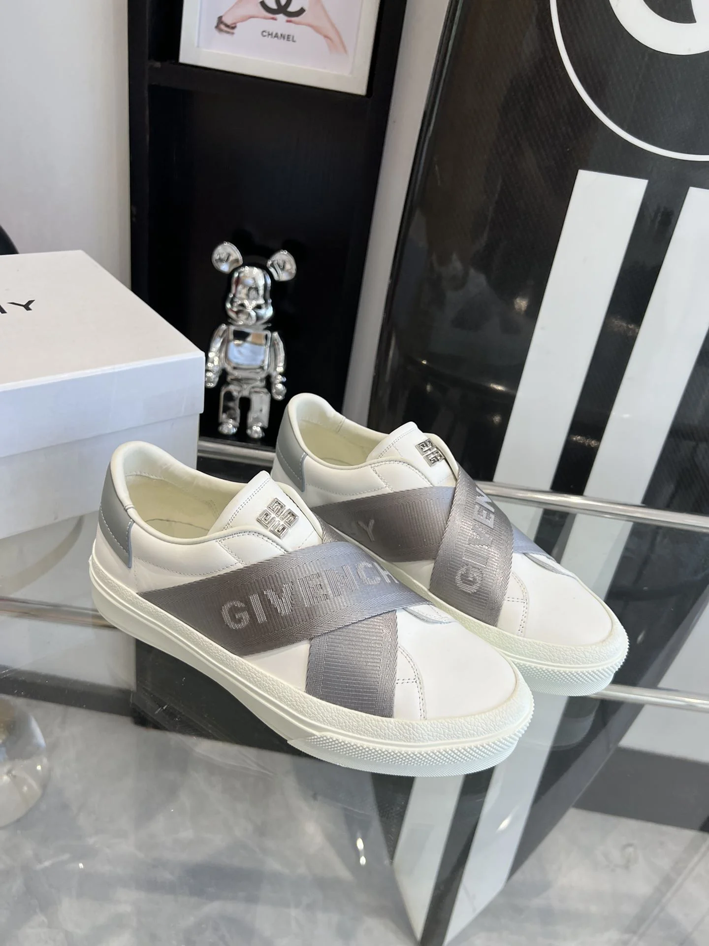 TimelessDesign Givenchy Shoes 8027