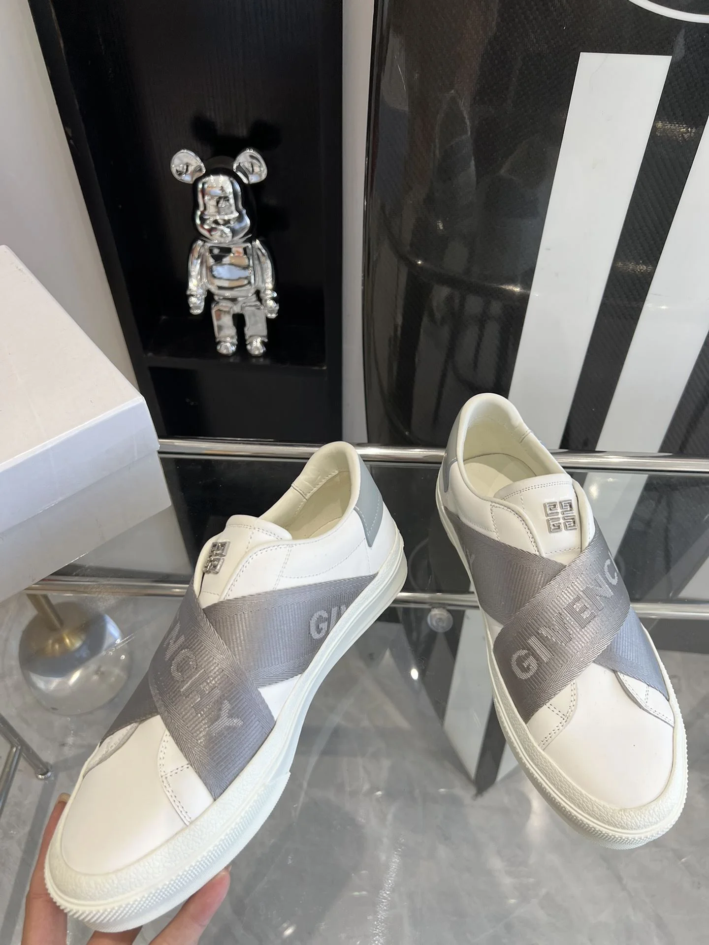 TimelessDesign Givenchy Shoes 8027