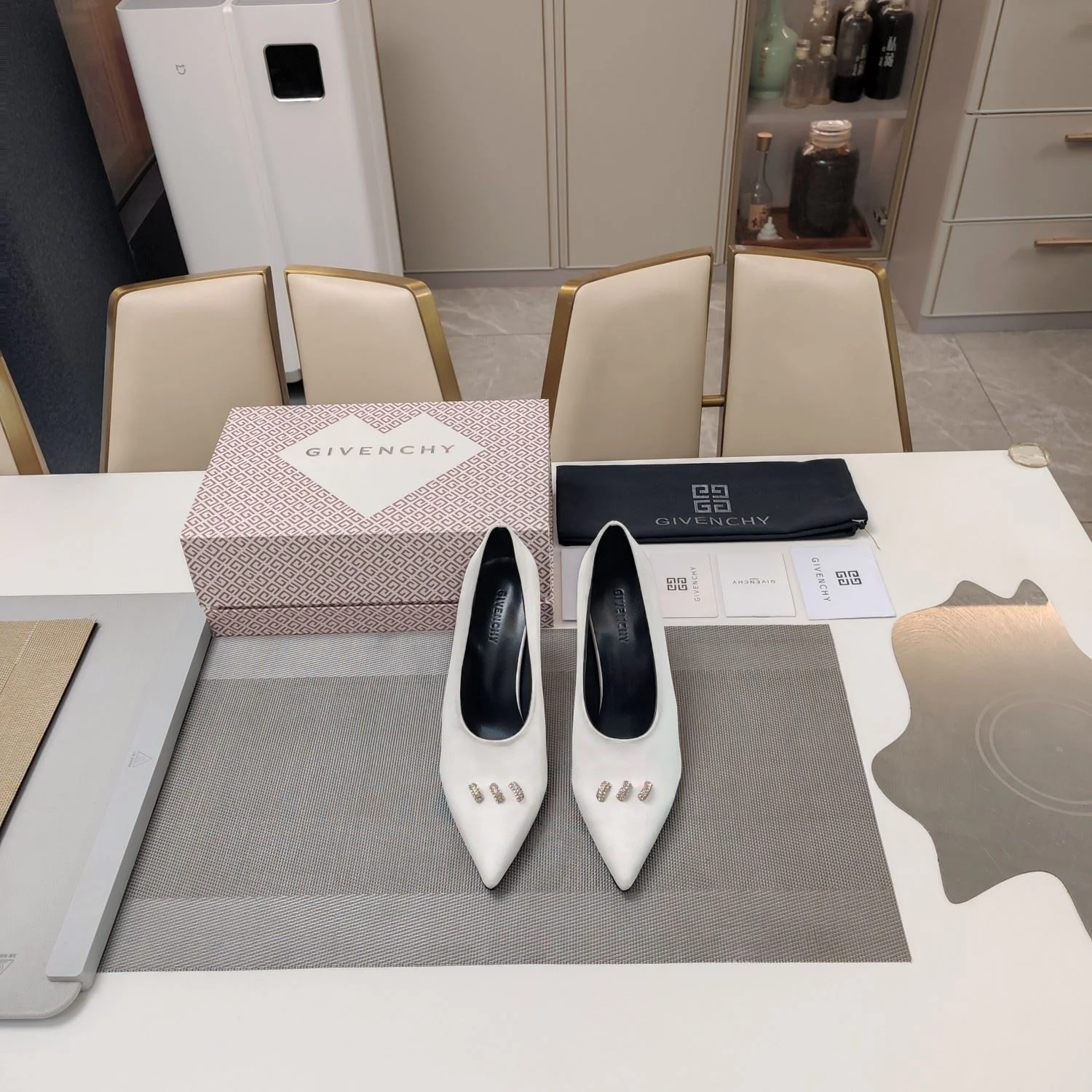 Givenchy Shoes Compact 8036