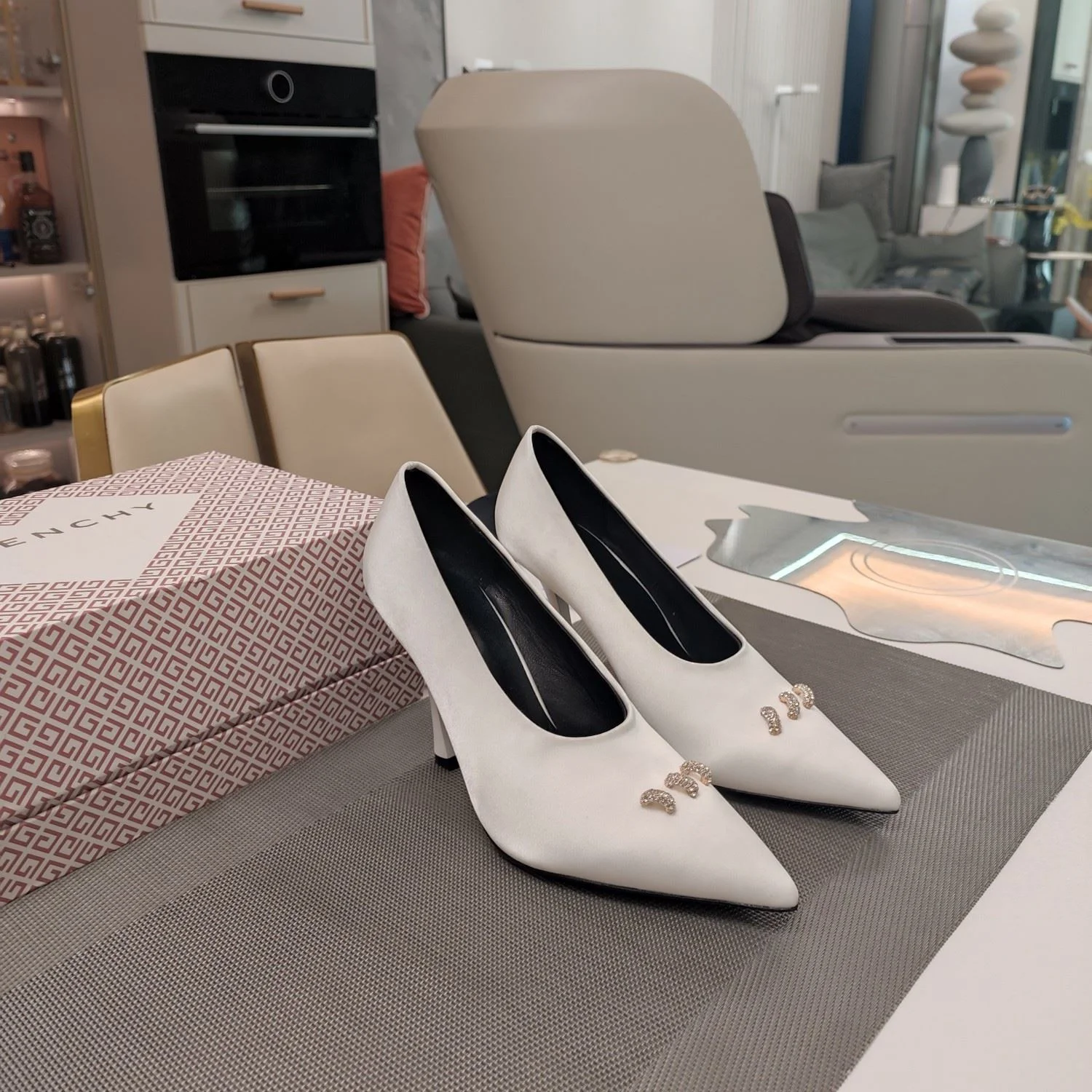 Givenchy Shoes Compact 8036