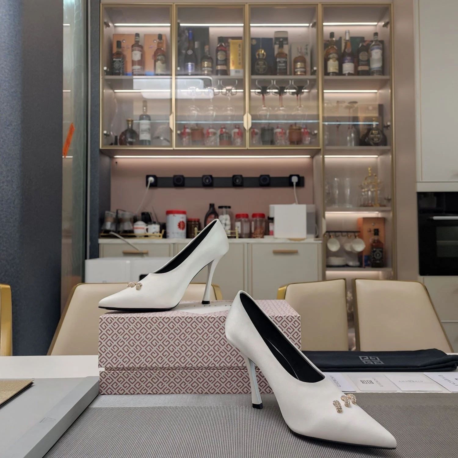 Givenchy Shoes Compact 8036