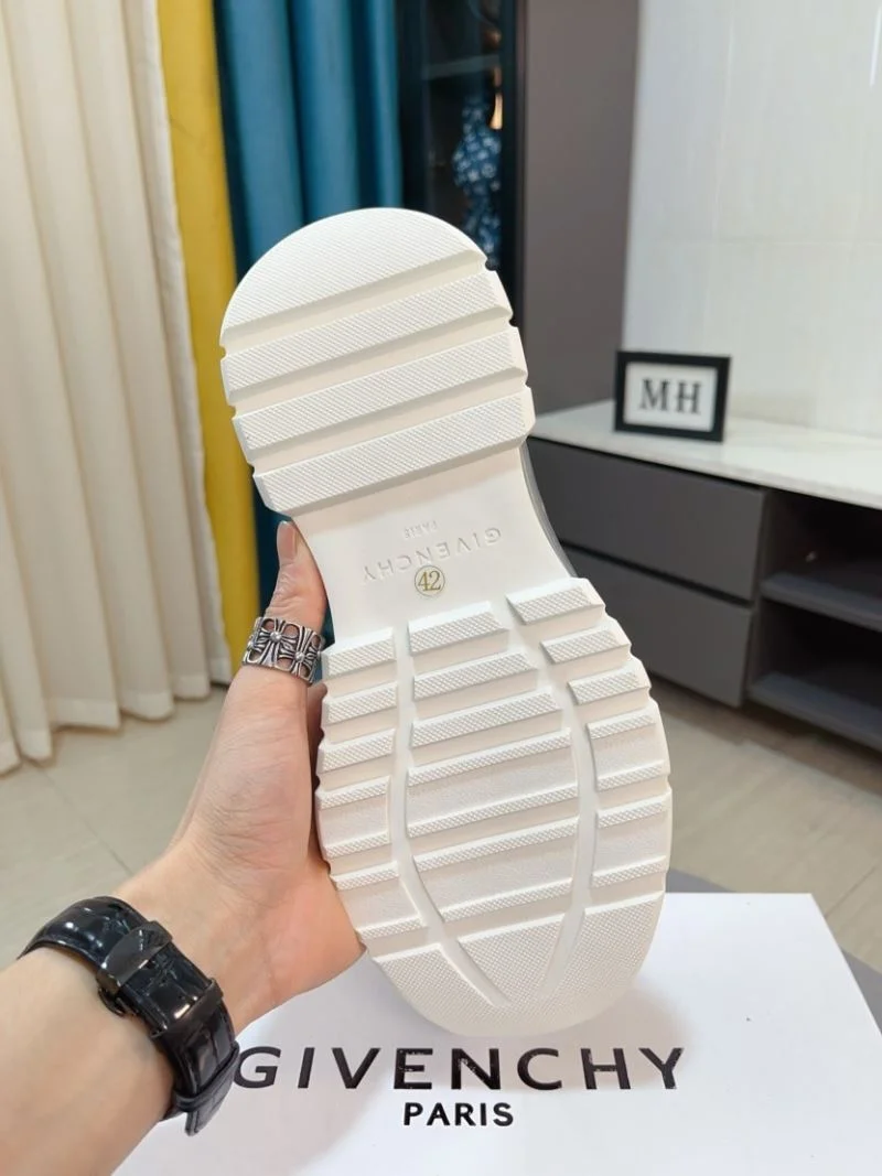 TechFriendly Givenchy Shoes 14050