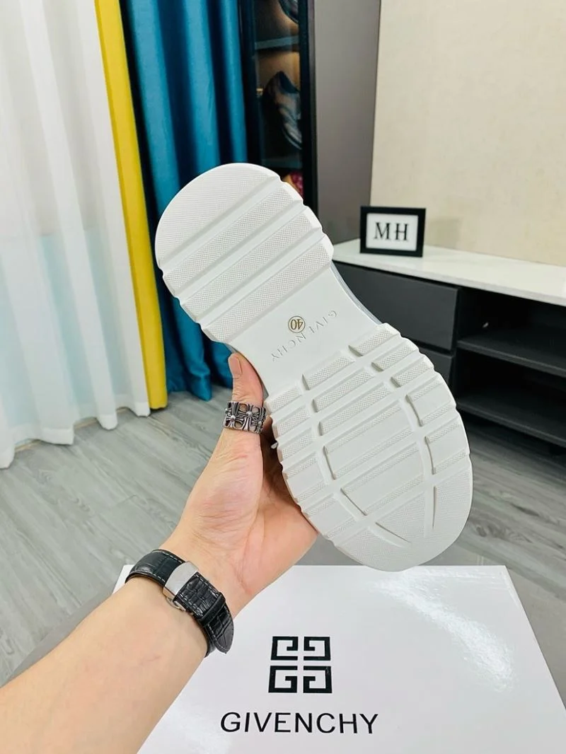 Seasonal Givenchy Shoes 14055
