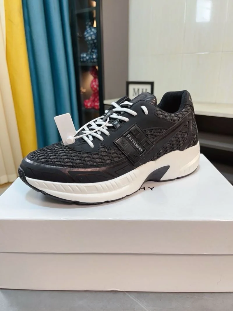ComfortFit Givenchy Shoes 14036