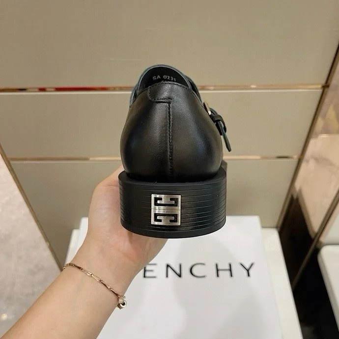 Elegant Givenchy Shoes 14022