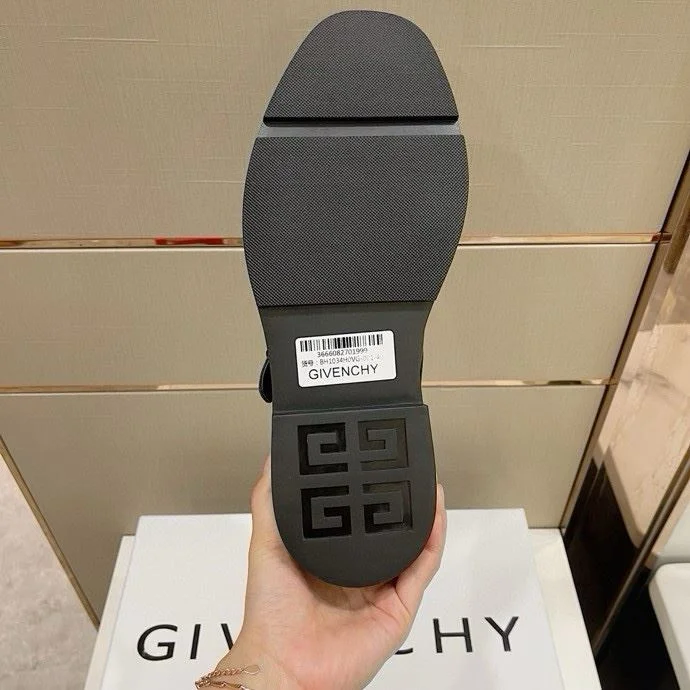 Elegant Givenchy Shoes 14022