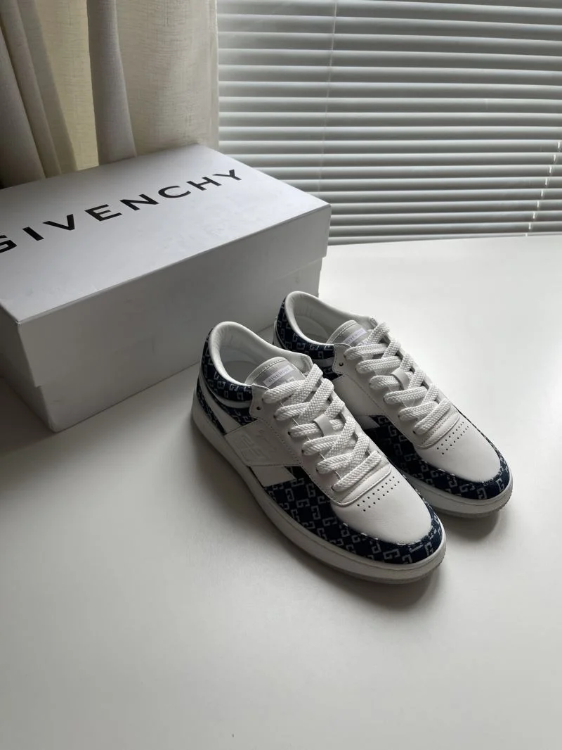 Sporty Givenchy Shoes 14020