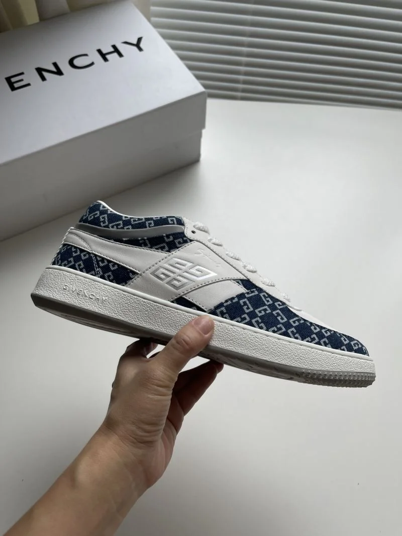 Sporty Givenchy Shoes 14020
